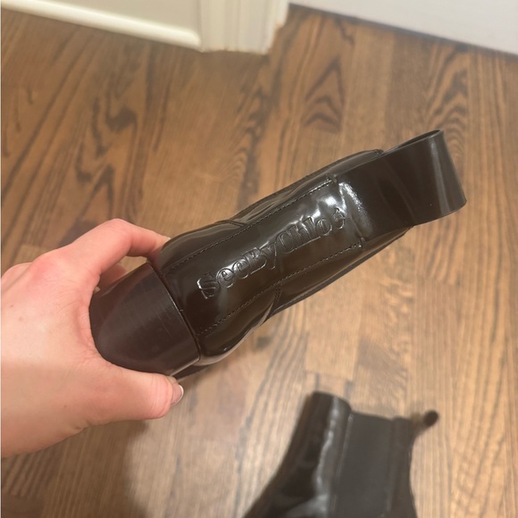 See By Chloe Shiny Black Chelsea Boots - Picture 3 of 4